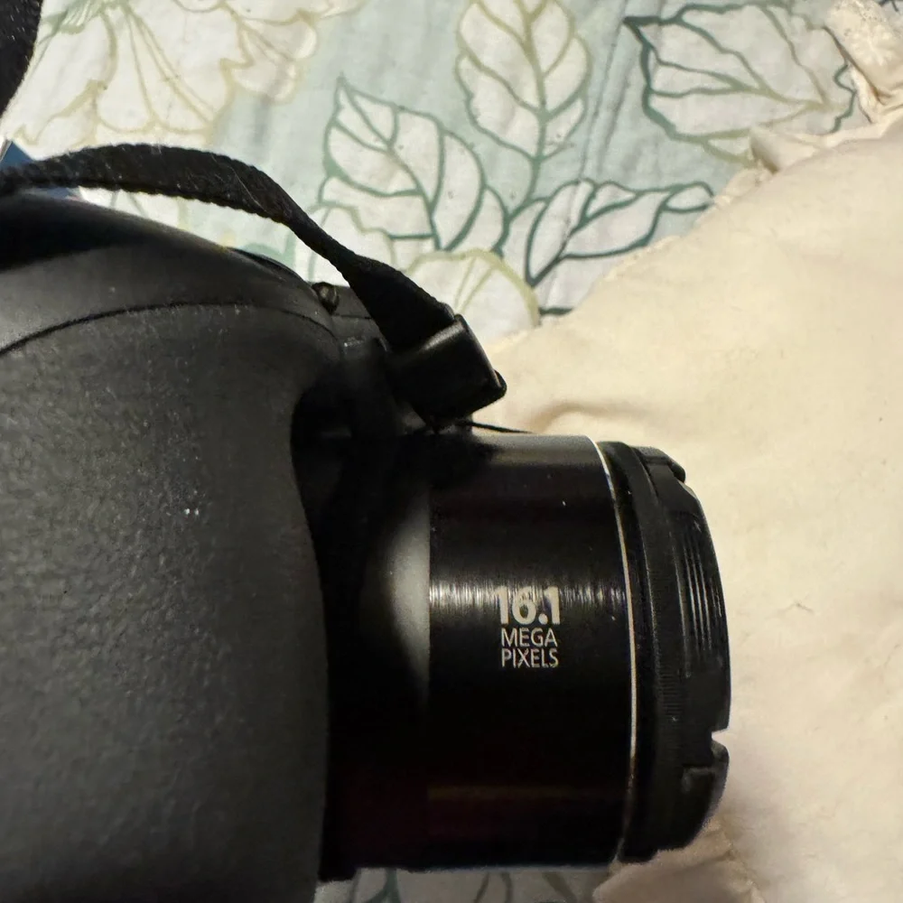 Canon power shot 60 camera with accessories EUC
